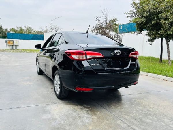TOYOTA YARIS 2021 - Image 4